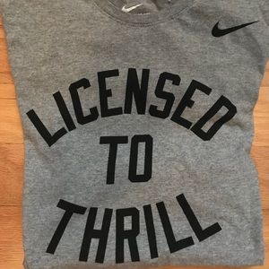 Nike t-shirt “Licensed to Thrill”